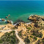 Coastal Retreat With Pool And Beach Access By Drago Rentals
