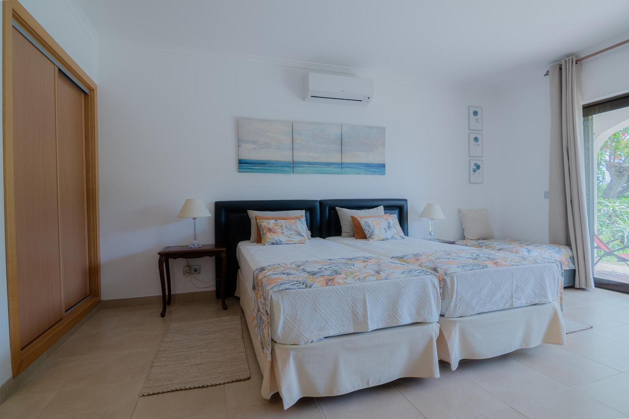 Apartment Coastal Retreat With Pool And Access By Drago