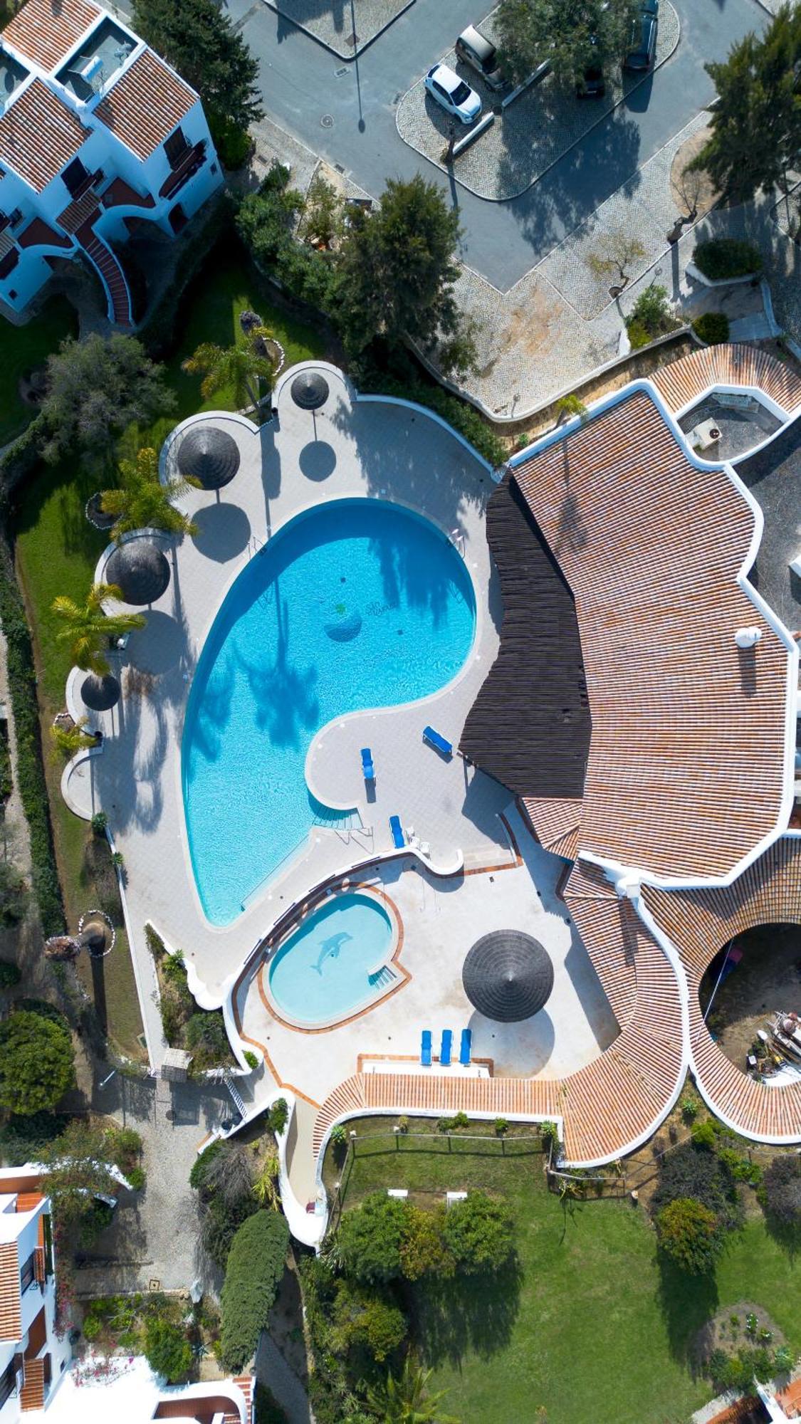 Coastal Retreat With Pool And Access By Drago